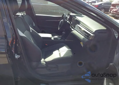 2025 Toyota Camry Se z USA, uszkodzony, nr VIN 4T1DAACK6SU137520